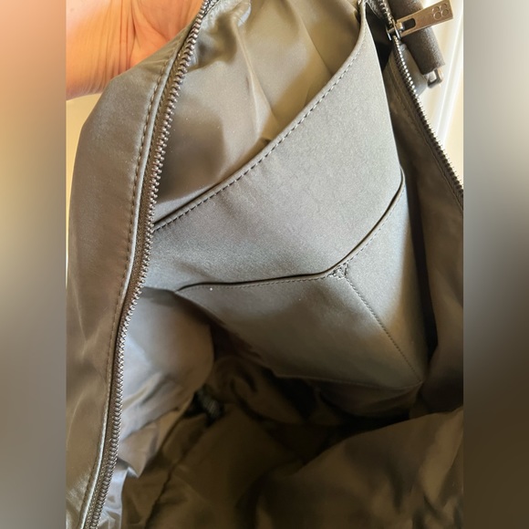 Sweaty Betty Crossbody bag, large. Olive, NWT - Picture 9 of 12